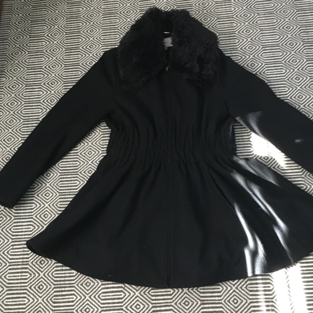 Laundry by Shelli Segal Coat with Faux Fur collar